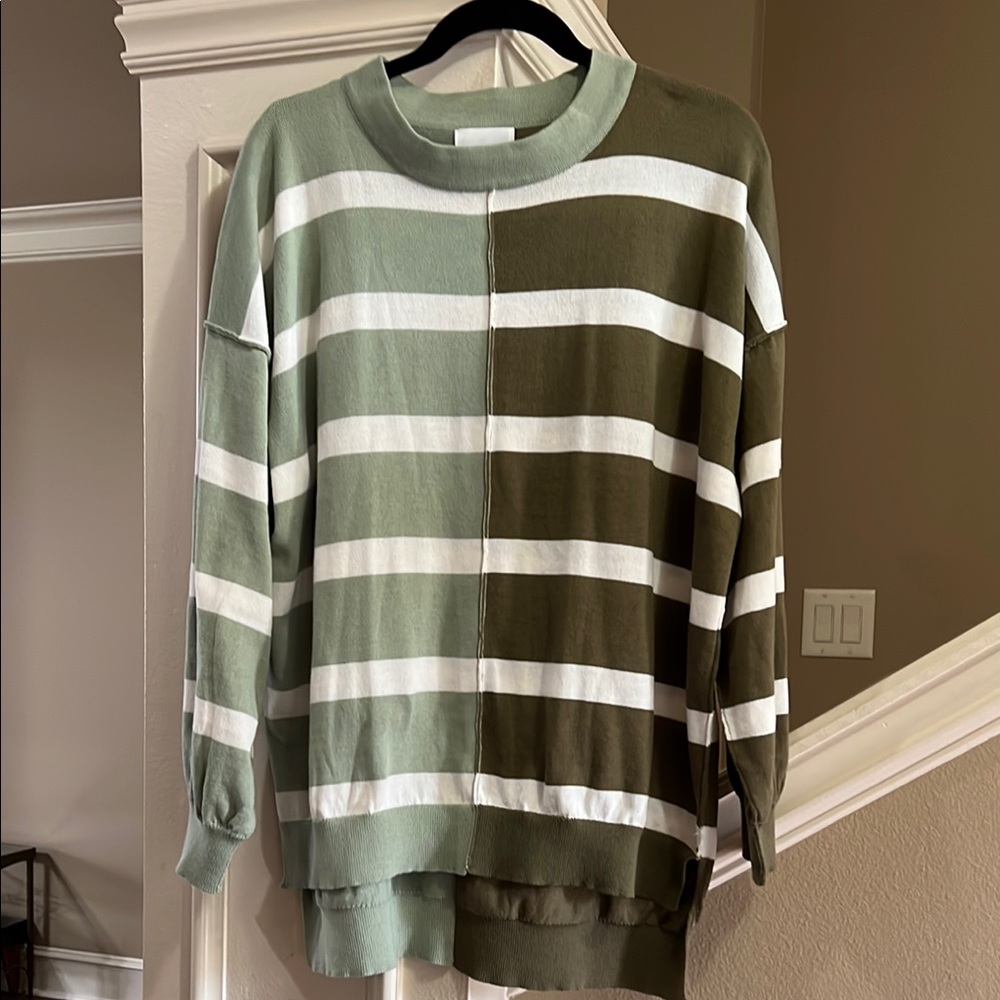 Andree By Unit Color Block top. Size small